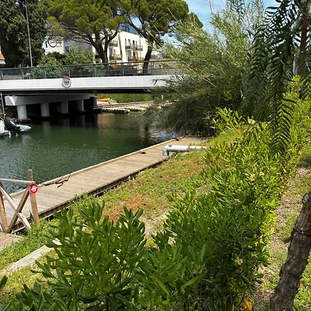 Apartment En Bord De Riviere, Pres Des Plages