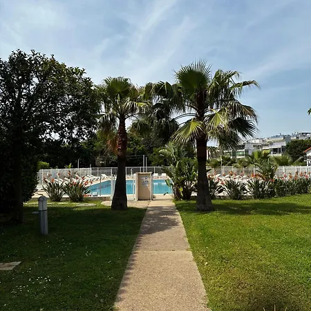 En Bord De Riviere, Pres Des Plages * Mandelieu