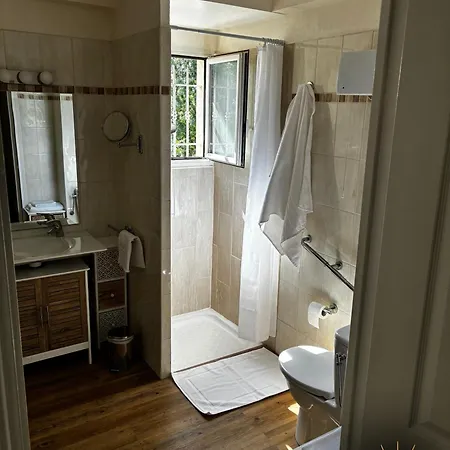 En Bord De Riviere, Pres Des Plages Apartment
